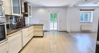 von_poll_real_estate_property_24122158_image_1