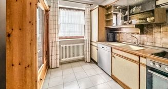 von_poll_real_estate_property_25122002_image_3