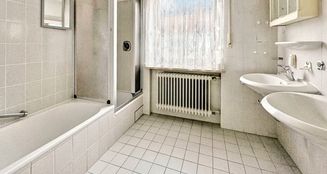von_poll_real_estate_property_25122002_image_5