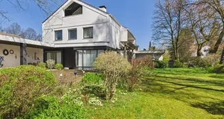 von_poll_real_estate_property_25122026_image_1