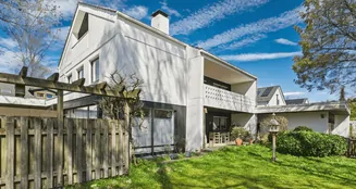 von_poll_real_estate_property_25122026_image_2