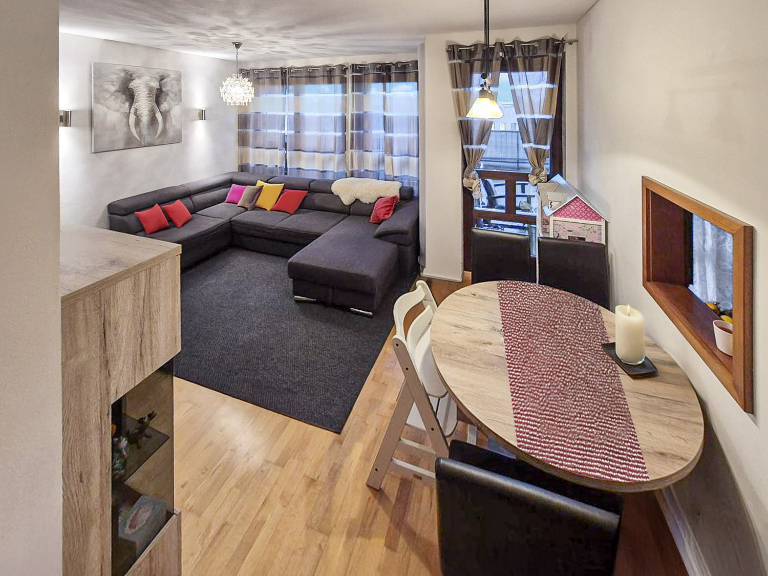 Gemütliche 2-Zimmer-Wohnung in der obersten Etage mit Dachterrasse, Balkon und Weitblick