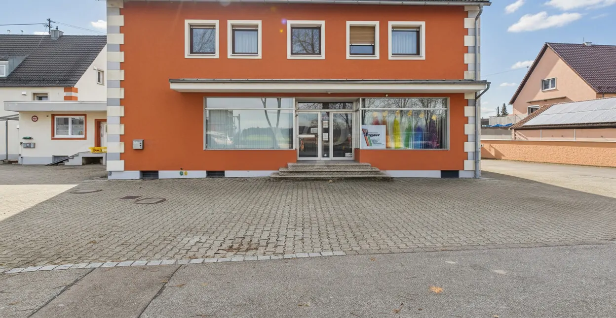 Wohn- und Geschäftshaus