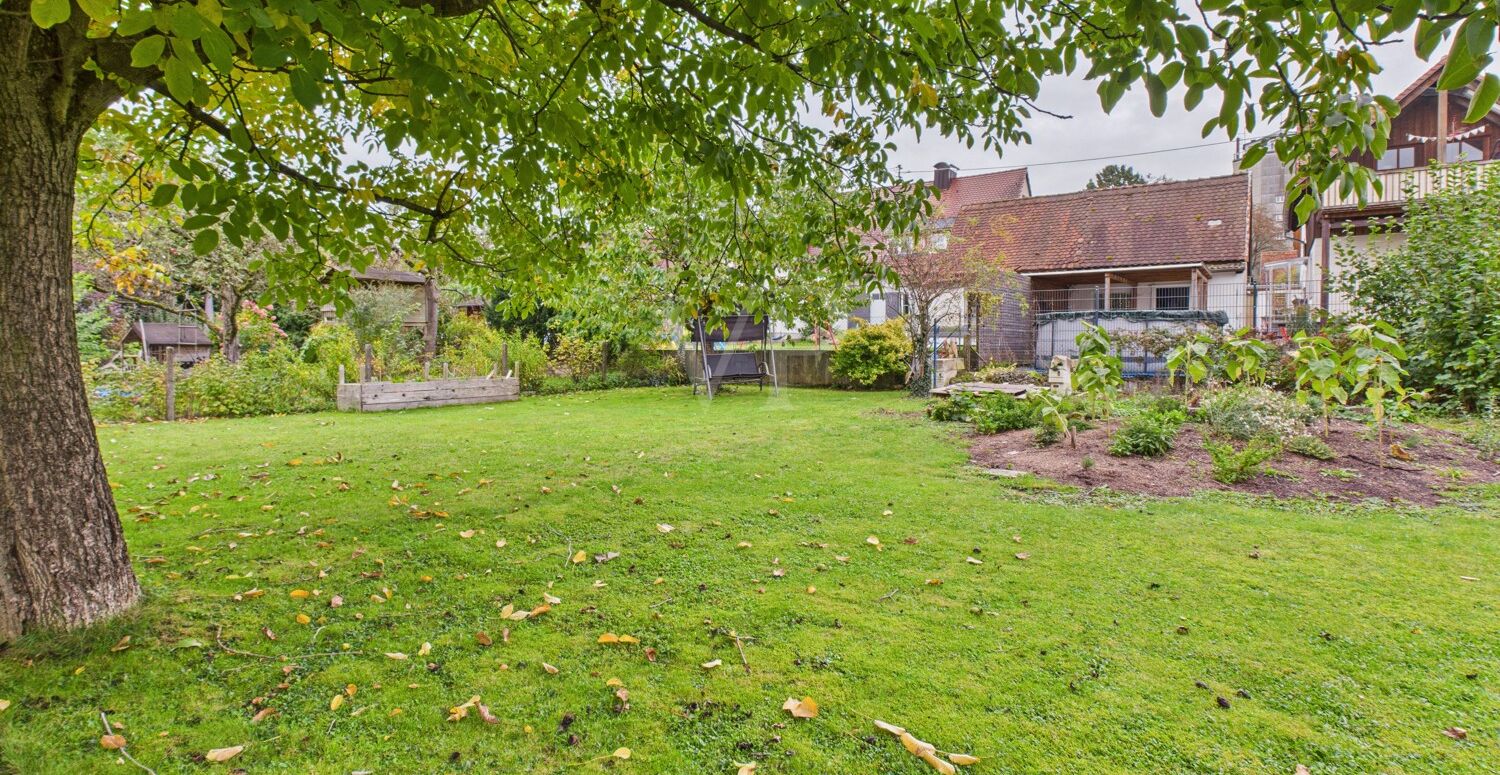 Modernisierte Doppelhaushälfte am Feldrand