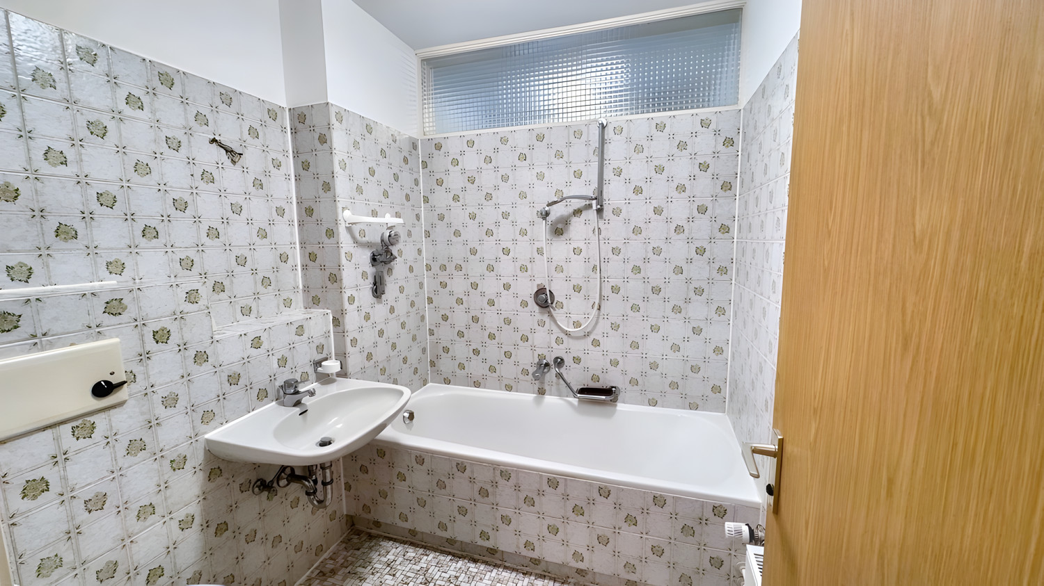 Helle Erdgeschosswohnung mit Balkon - Nähe Kuhsee
