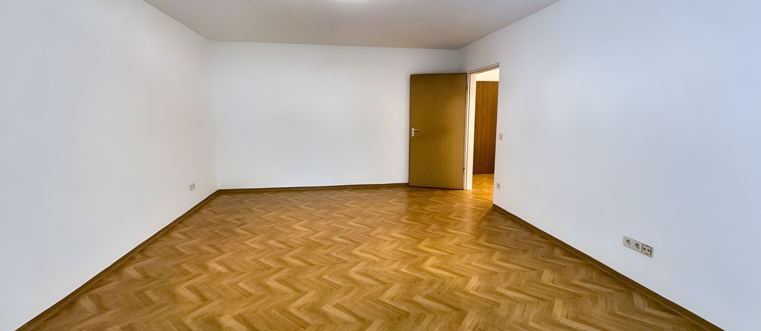 Helle Erdgeschosswohnung mit Balkon - Nähe Kuhsee