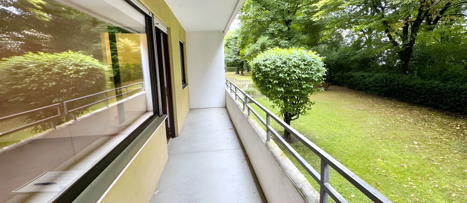 Helle Erdgeschosswohnung mit Balkon - Nähe Kuhsee