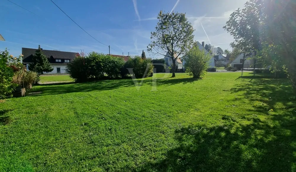 Ein Zuhause mit weitläufigem Grundstück mit zusätzlichem Bauplatz – Platz für Wohnen, Arbeiten und mehr in Ustersbach