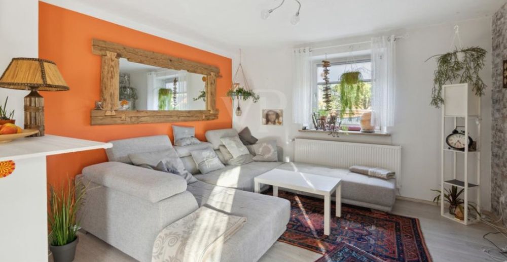Ein Zuhause mit weitläufigem Grundstück mit zusätzlichem Bauplatz – Platz für Wohnen, Arbeiten und mehr in Ustersbach
