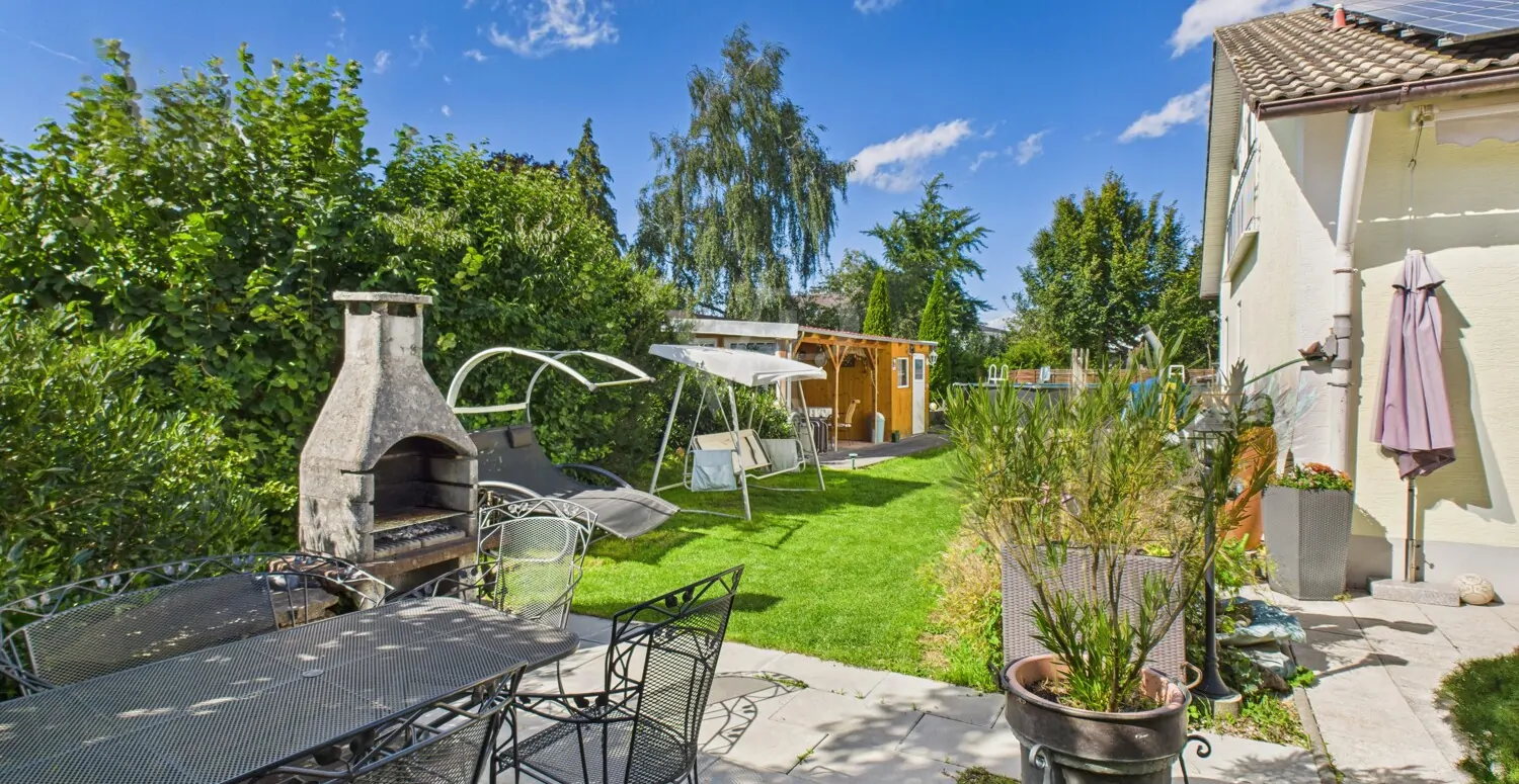 Großzügiges Familienhaus mit Wintergarten, Pool, Garten und Lebensfreude