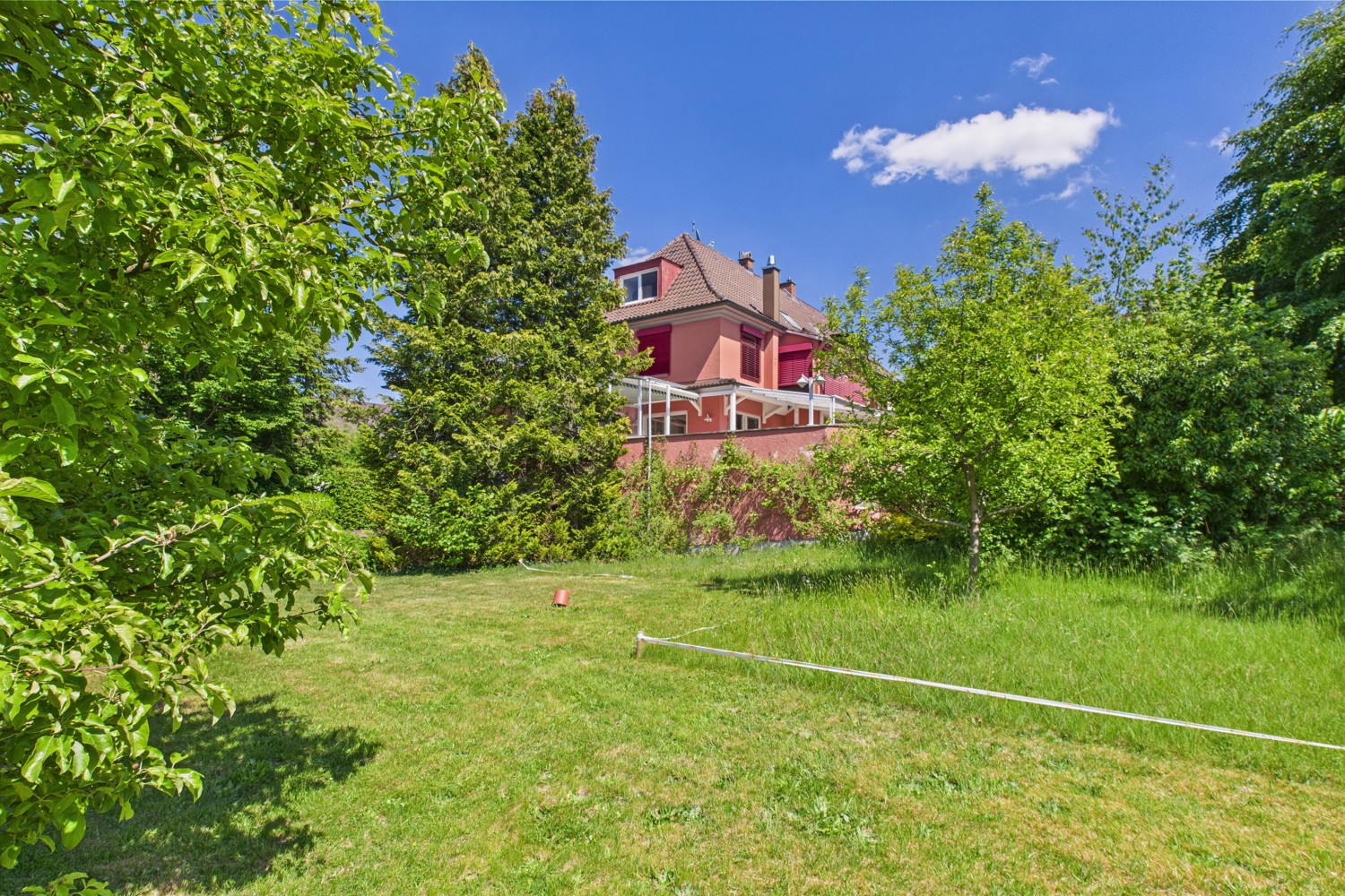 Lichtdurchflutete Doppelhaushälfte mit Einliegerwohnung, Pool und Weitblick in Neusäß-Westheim