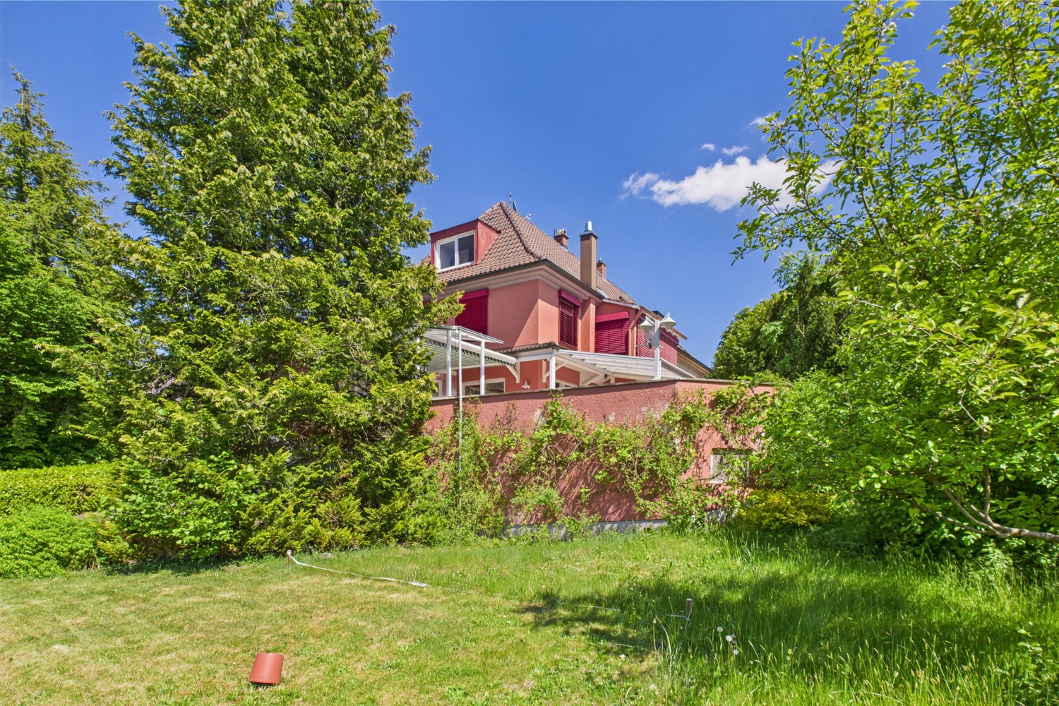 Lichtdurchflutete Doppelhaushälfte mit Einliegerwohnung, Pool und Weitblick in Neusäß-Westheim
