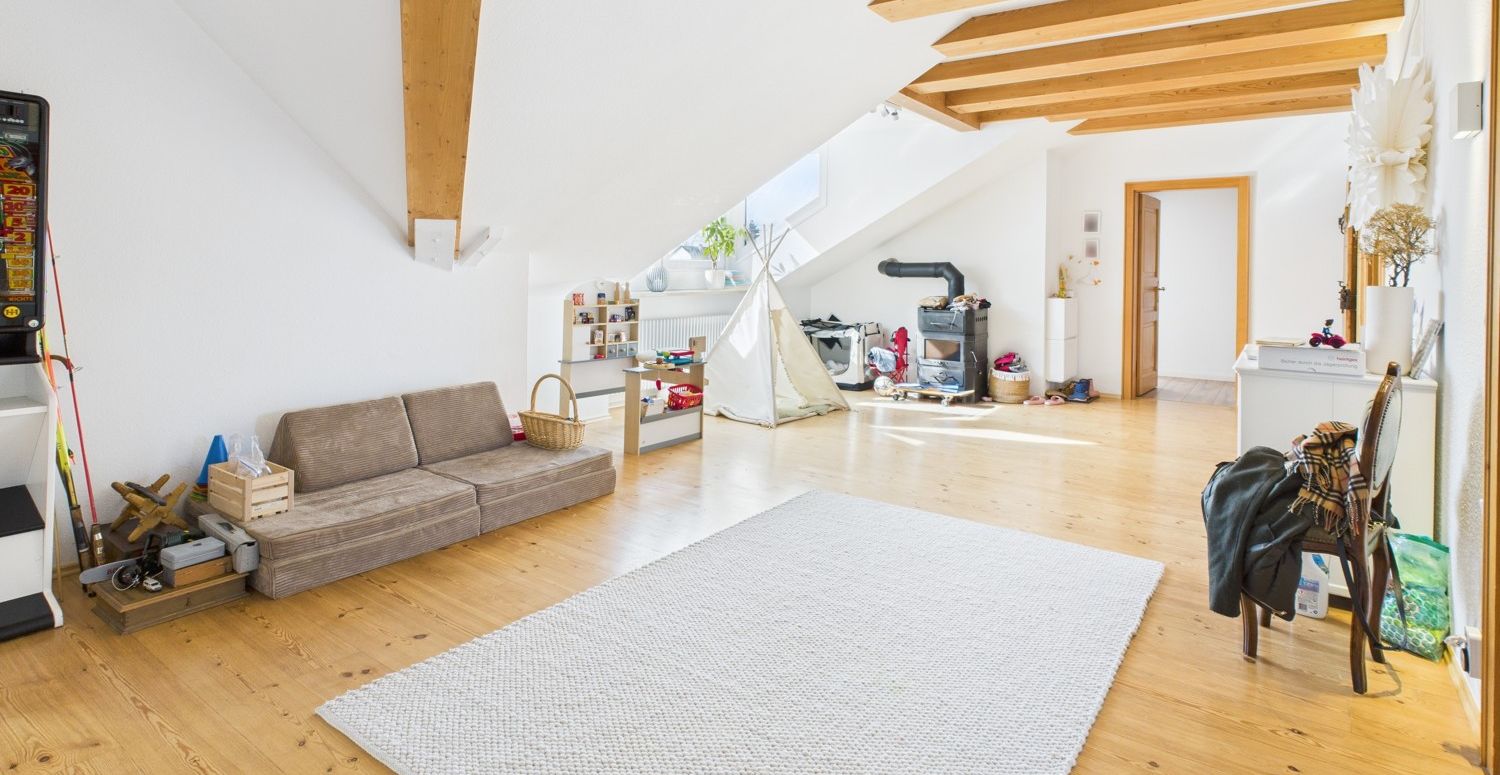 Luftige Eleganz mit Balkon und herrlichem Weitblick