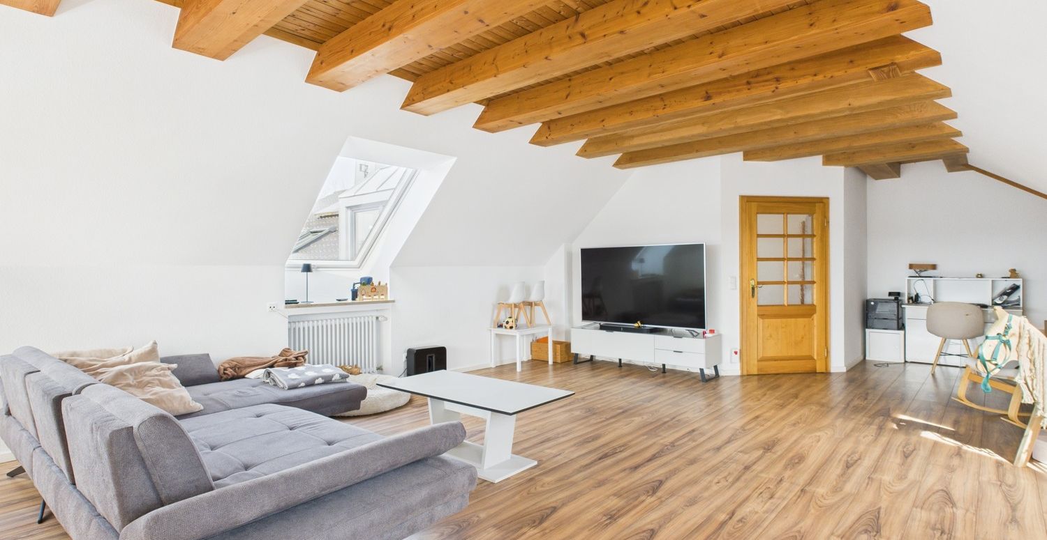 Luftige Eleganz mit Balkon und herrlichem Weitblick