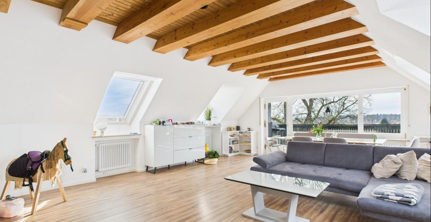 Luftige Eleganz mit Balkon und herrlichem Weitblick