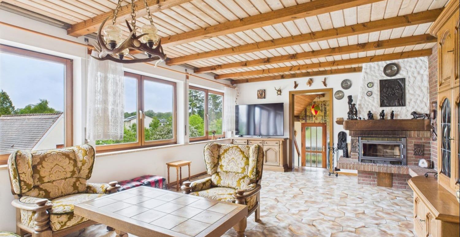 Haus mit Einliegerwohnung und großen traumhaften Garten