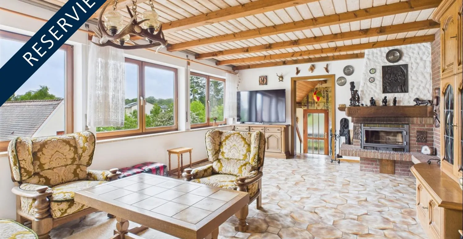 RESERVED: House with separate apartment and large, beautiful garden