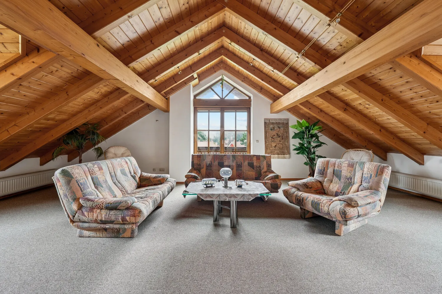 Großzügiges Anwesen in Biberbach für Lebensträume, Generationen und Visionen