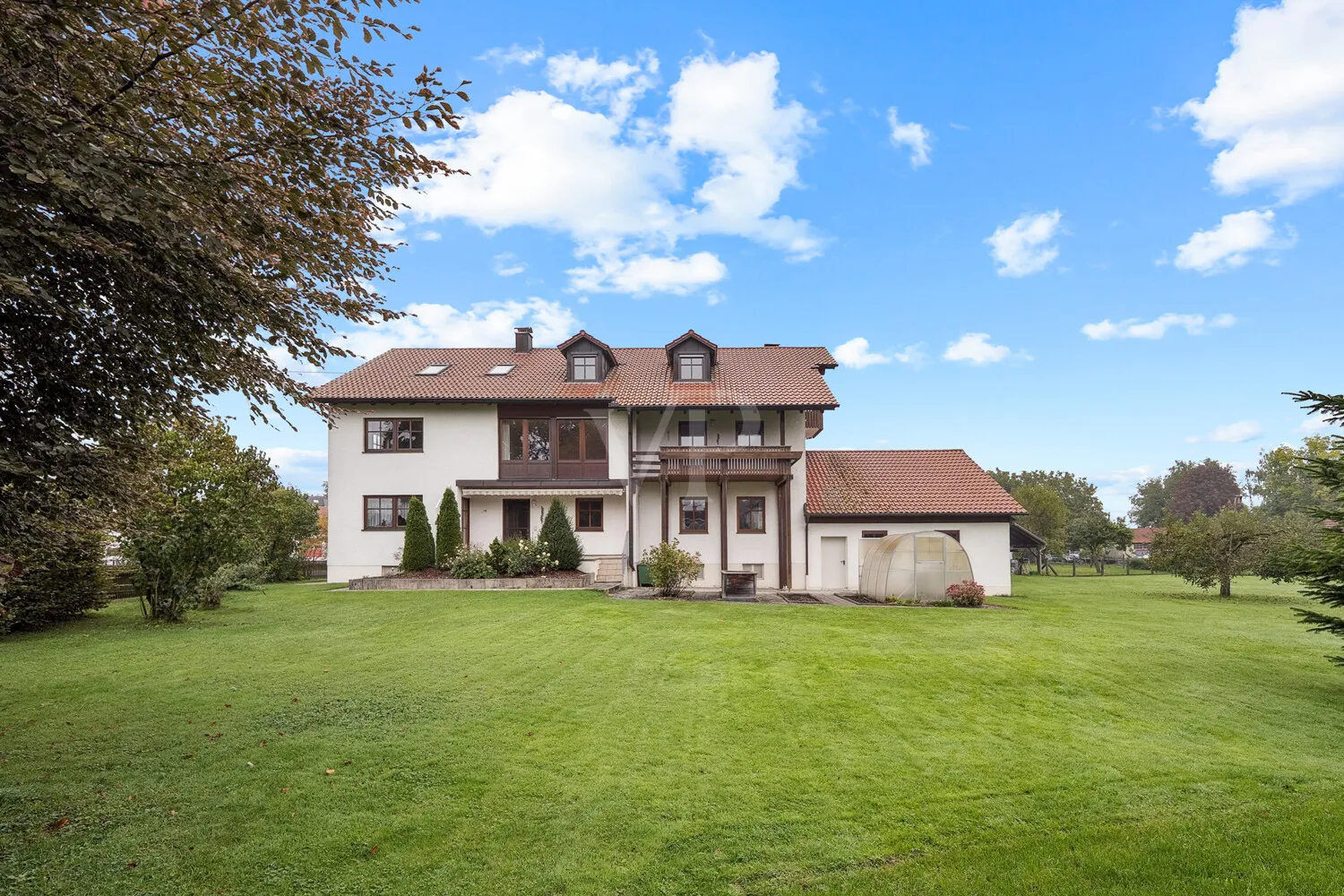 Großzügiges Anwesen in Biberbach für Lebensträume, Generationen und Visionen