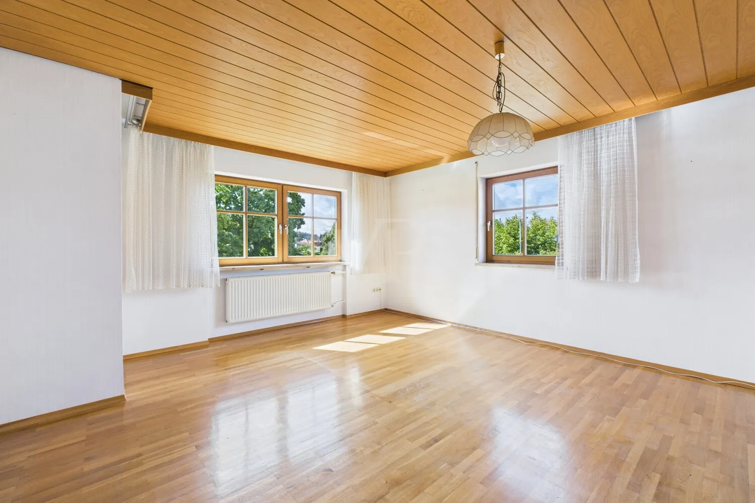 Großzügiges Anwesen in Biberbach für Lebensträume, Generationen und Visionen