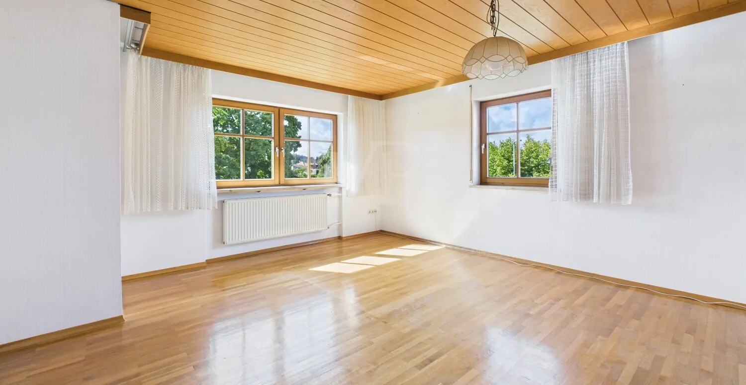 Großzügiges Anwesen in Biberbach für Lebensträume, Generationen und Visionen