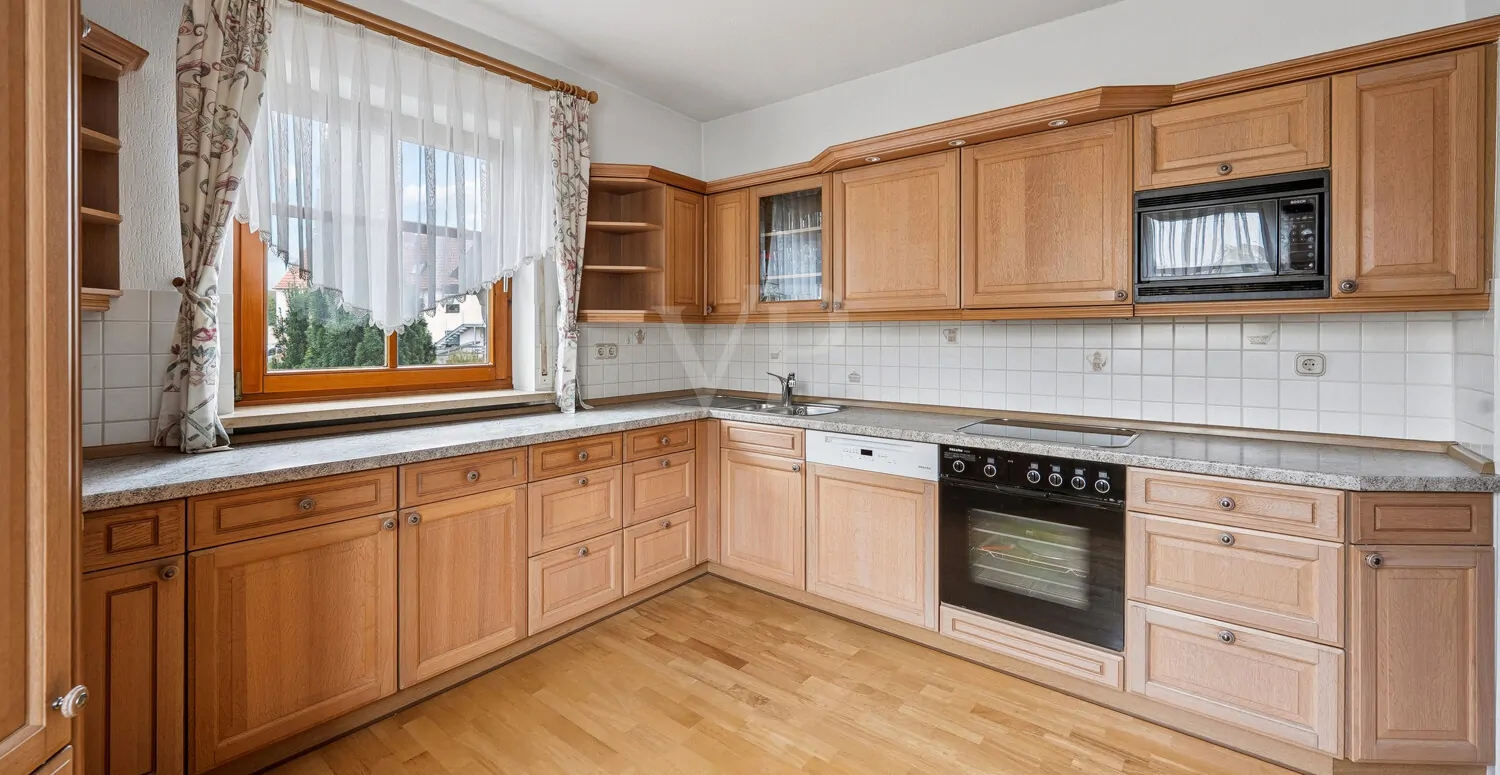 Großzügiges Anwesen in Biberbach für Lebensträume, Generationen und Visionen