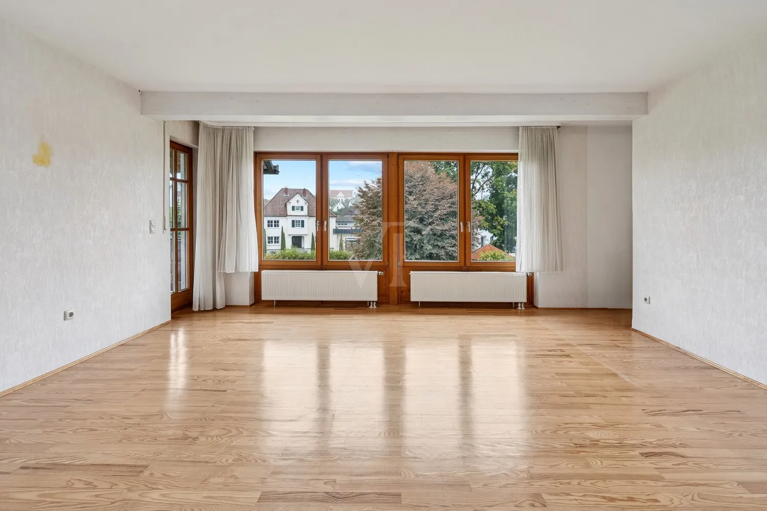 Großzügiges Anwesen in Biberbach für Lebensträume, Generationen und Visionen