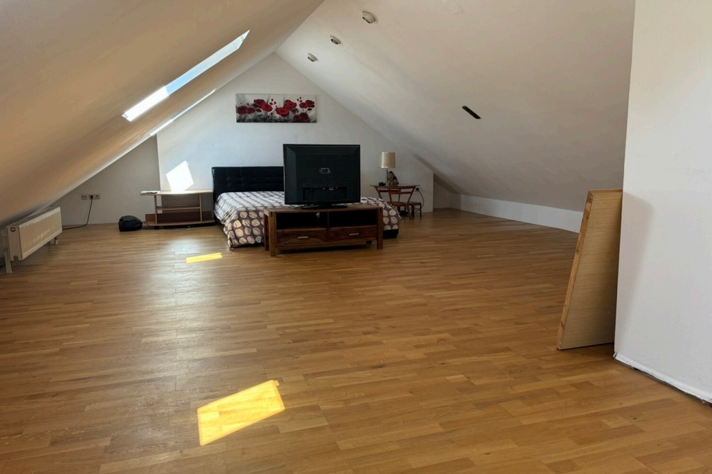 Gut geschnittene Maisonette-Wohnung am Kuhsee
