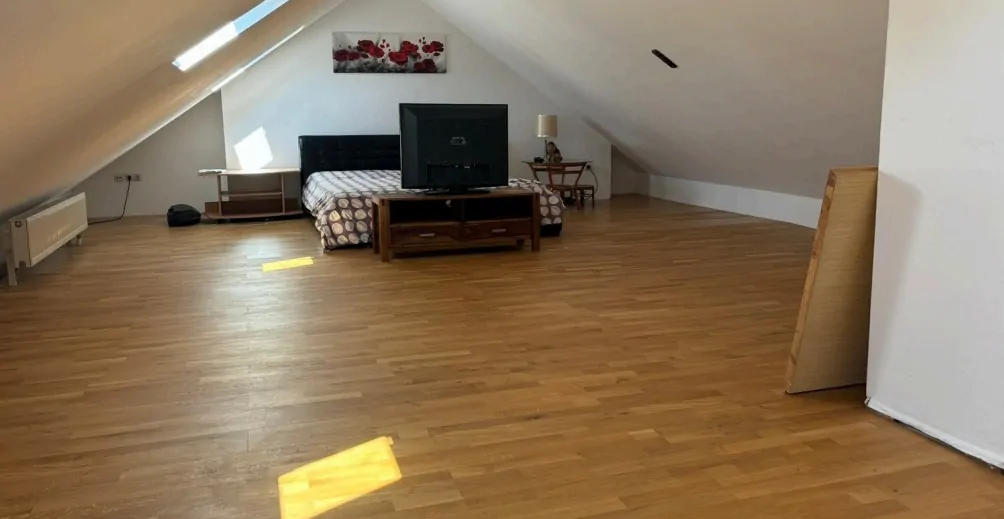 RESERVIERT: Maisonette-Wohnung - 300 Meter vom Kuhsee entfernt