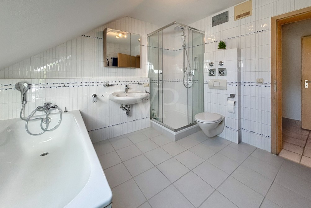 Gut geschnittene Maisonette-Wohnung am Kuhsee