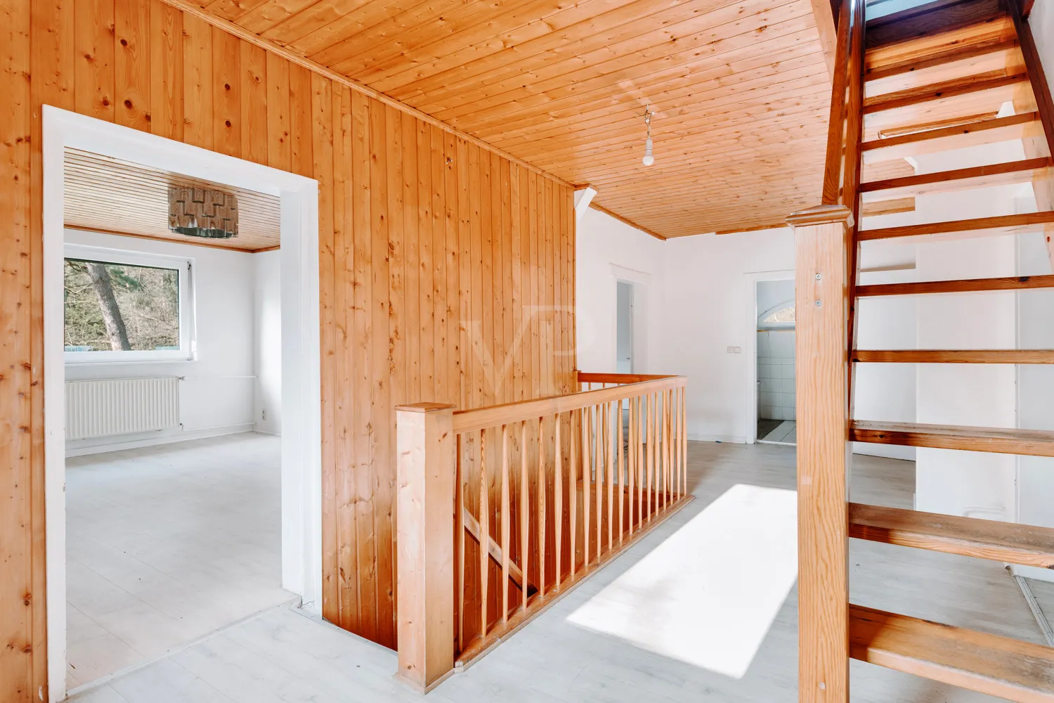 Treppenaufgang zum Dachgeschoss