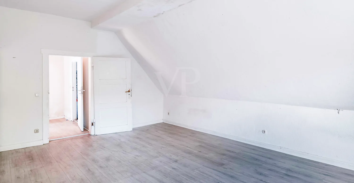 Sanierungsbedürftiges Einfamilienhaus mit Potenzial – ideal für kreative Wohn- oder Nutzungskonzepte