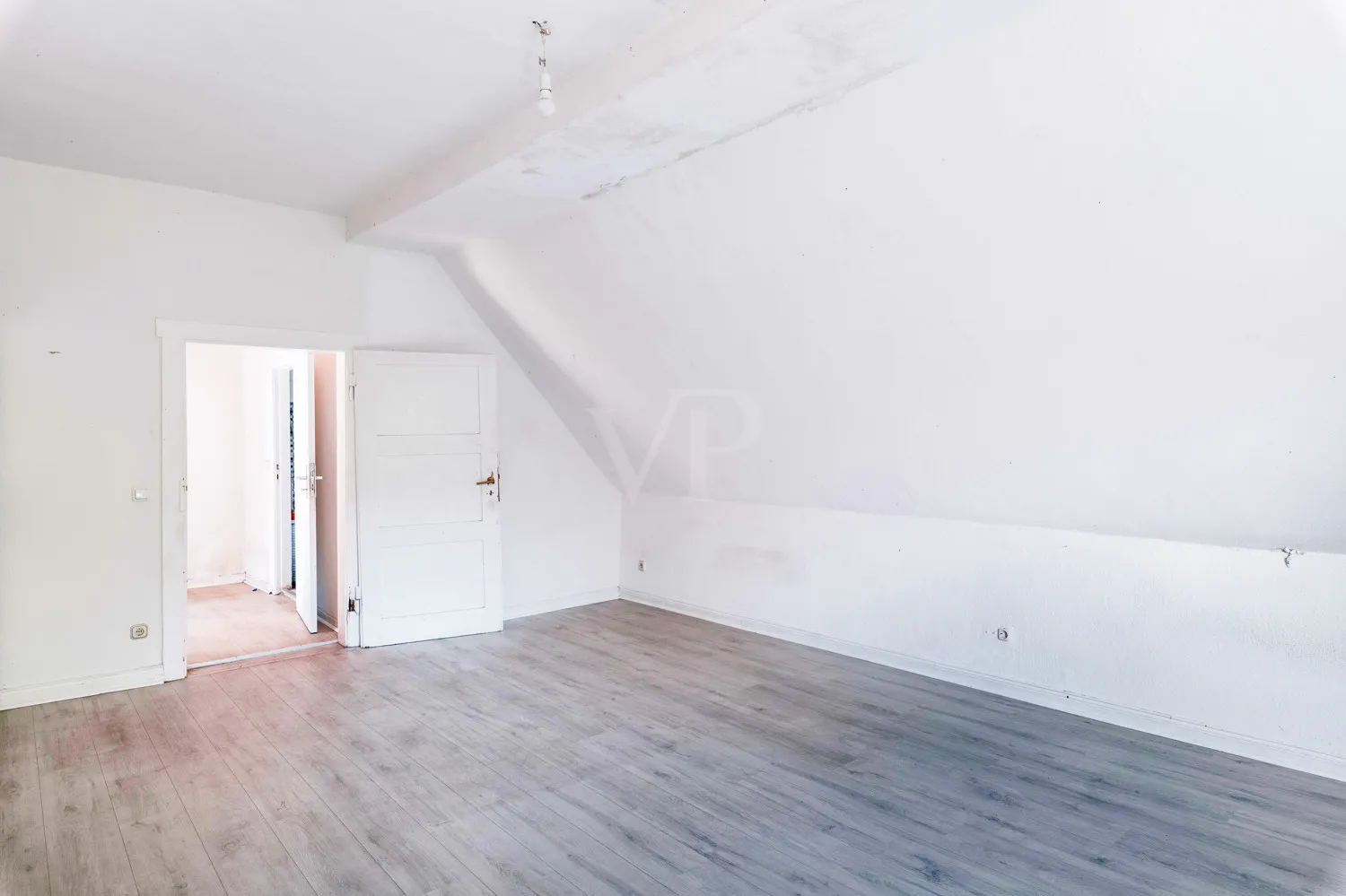 Sanierungsbedürftiges Einfamilienhaus mit Potenzial – ideal für kreative Wohn- oder Nutzungskonzepte