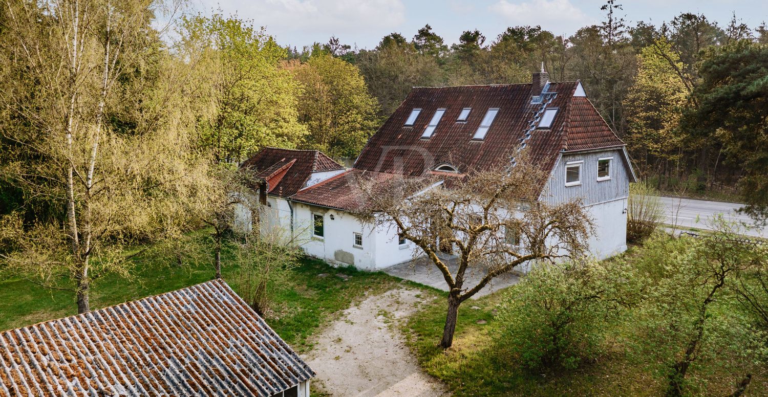 Einfamilienhaus mit vielseitig nutzbaren Nebengebäuden