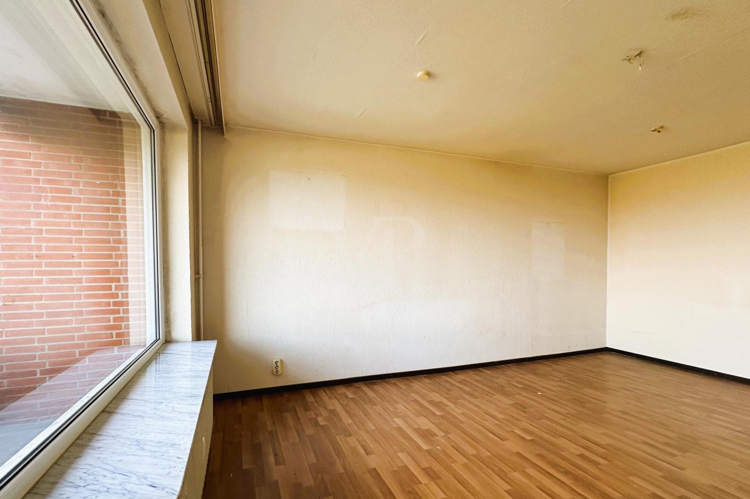 Wohnzimmer mit Panoramafenster