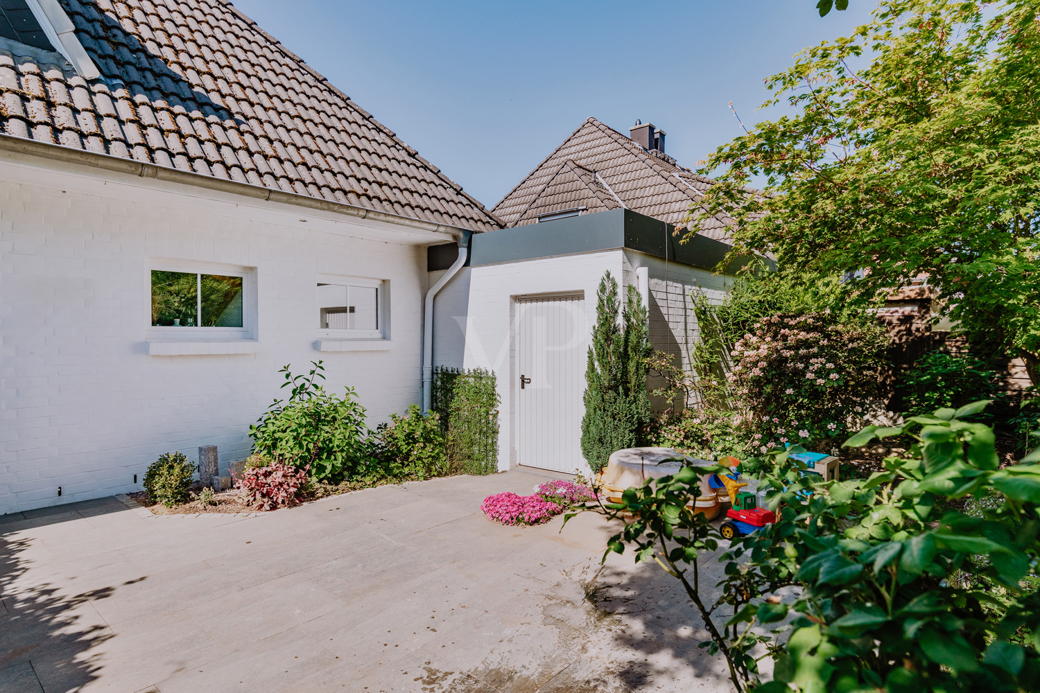 Moderne Doppelhaushälfte mit Charme und Komfort