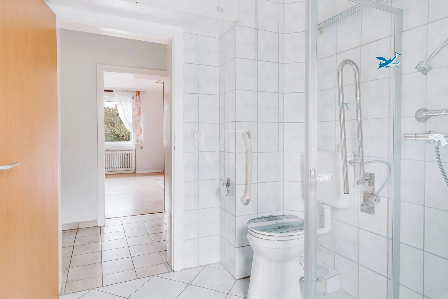 Badezimmer im Ergeschoss