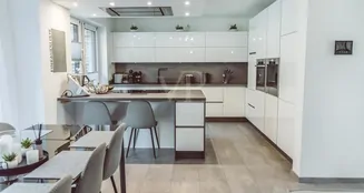 von_poll_real_estate_property_24105028_image_3