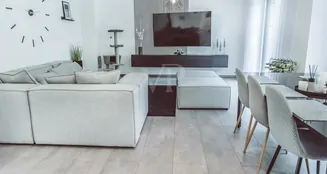 von_poll_real_estate_property_24105028_image_2