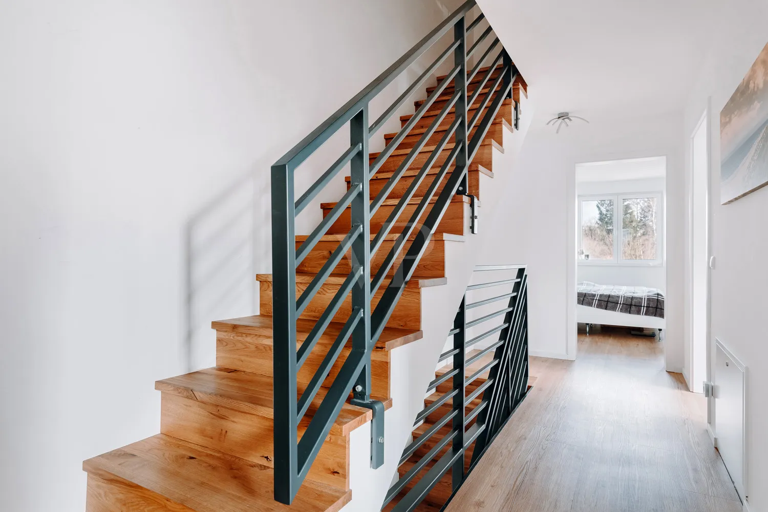 Stilvolle Doppelhaushälfte mit hochwertiger Ausstattung und energieeffizientem Wohnkomfort