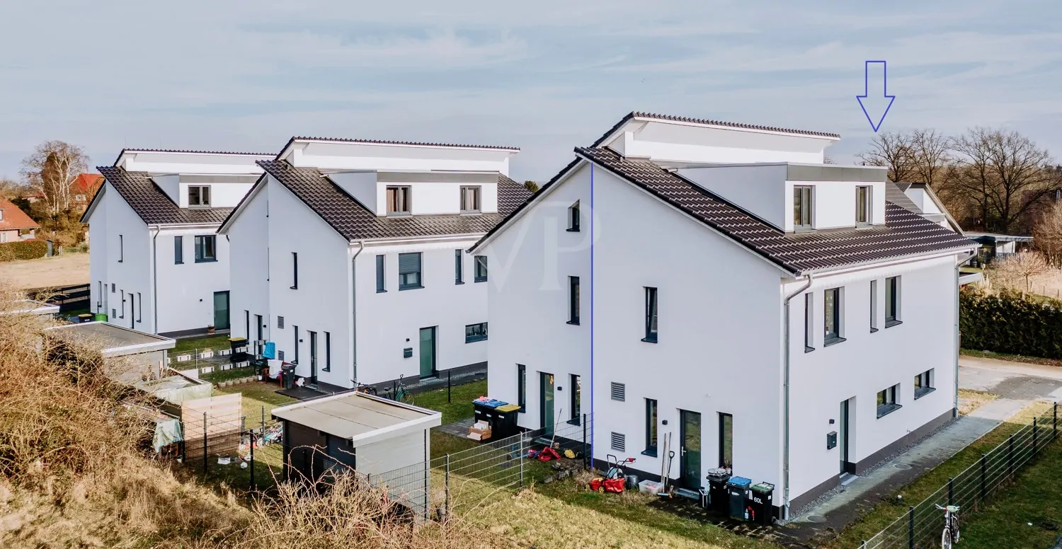 Moderne Doppelhaushälfte mit energieeffizienter Bauweise