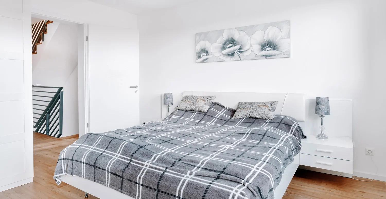 Stilvolle Doppelhaushälfte mit hochwertiger Ausstattung und energieeffizientem Wohnkomfort