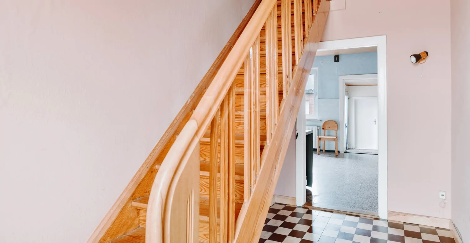 Zugang zum Obergeschoss vom Haupthaus