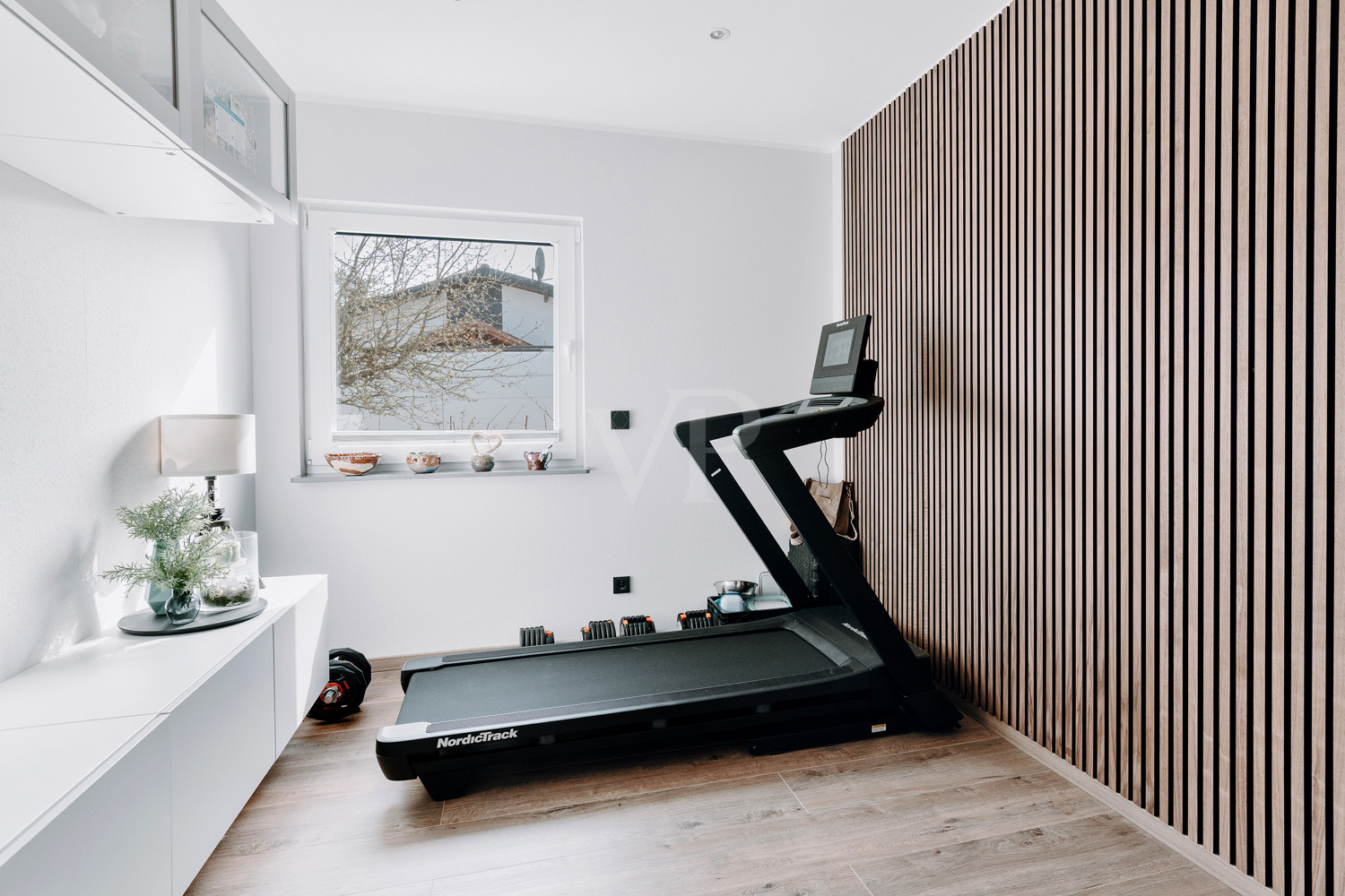 Weiteres Zimmer – Nutzung als Sport- und Fitnessraum mit Akustikoptimierung