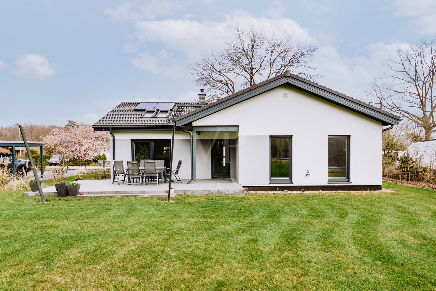 Smart Living im Grünen – Moderner Bungalow mit Top-Ausstattung!