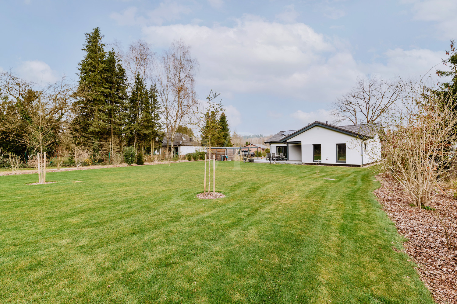 Smart Living im Grünen – Moderner Bungalow mit Top-Ausstattung!
