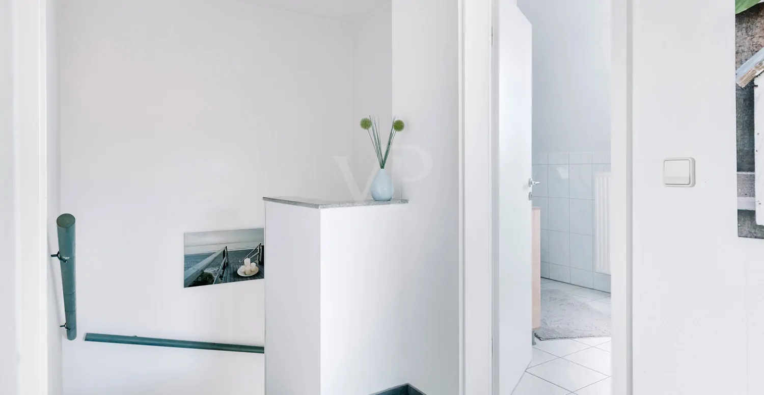 Lichtreicher Flur mit angenehmer Atmosphäre