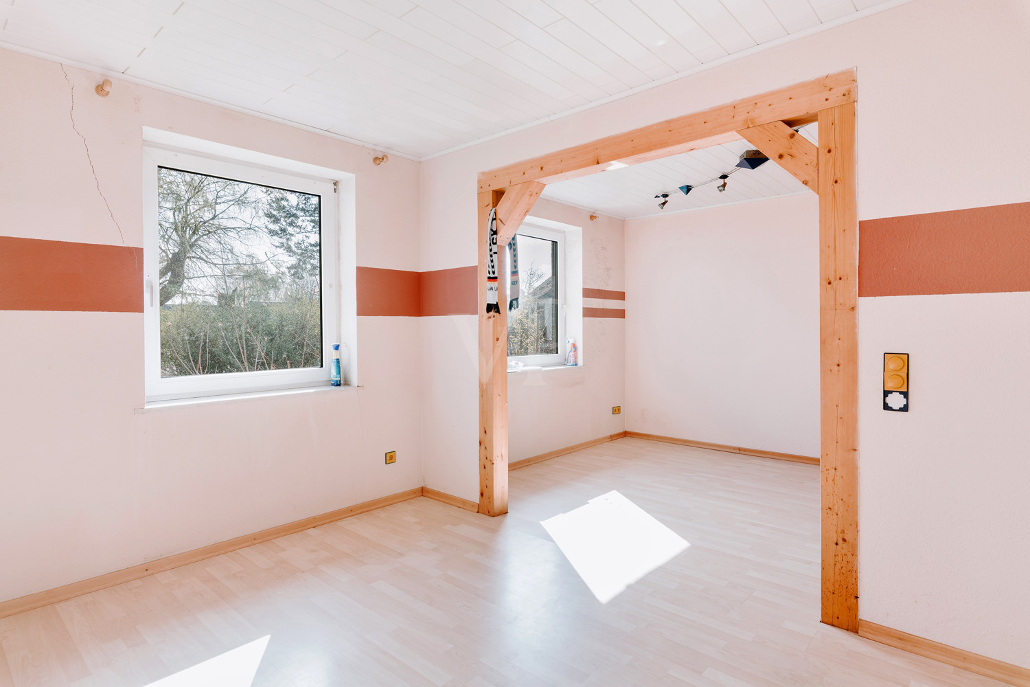 Ihre Chance auf ein Traumhaus: Zweifamilienhaus mit Garten zum Gestalten!