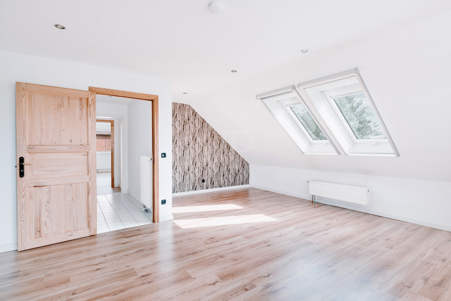 Ihre Chance auf ein Traumhaus: Zweifamilienhaus mit Garten zum Gestalten!