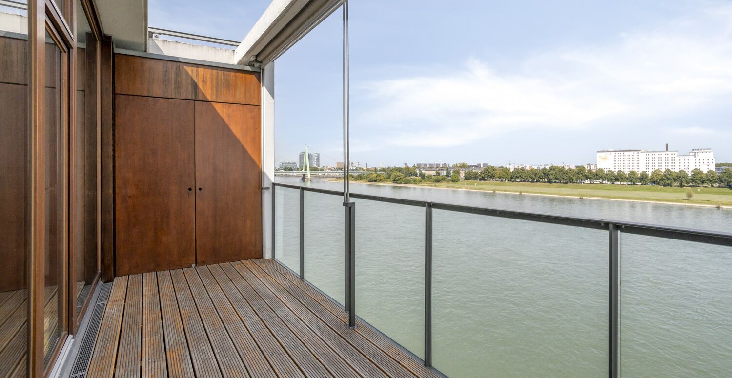 Ost-Terrasse mit Rheinblick